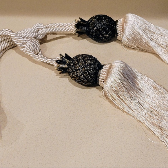 Decorative Vintage Pineapple Tassel Curtain Tie-backs - Picture 2 of 4